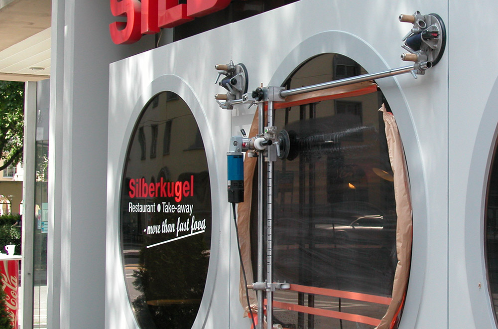 vetrox, glaskratzer, glaskratzer entfernen, glaskratzerentfernung, scratching, graffiti, glass doc, glassanierung, verkratztes glas